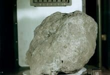 عينة قمرية - صخرة من القمر